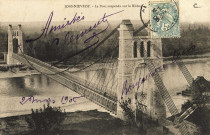 Jonage. Le pont suspendu sur le Rhône.
