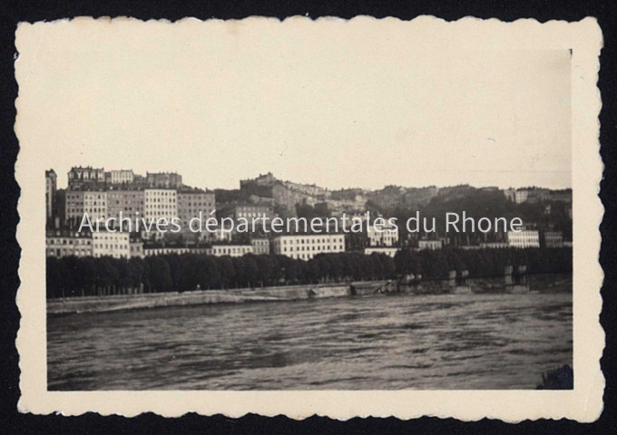 Rive droite du Rhône vue depuis l'avenue du Parc (actuelle avenue de Grande Bretagne).