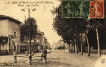 Belleville-sur-Saône. Place aux Pailles.