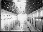 Canal de Jonage : usine barrage au 15K780, intérieur de l'usine, montage des fermes.