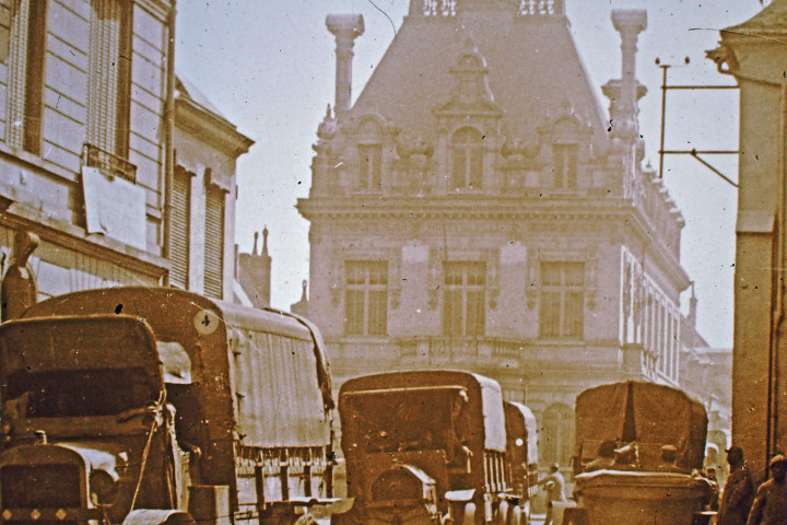 Fismes, convoi de camions.