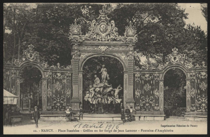 Place Stanislas. Grilles en fer forgé par Jean Lamour. Fontaine d'Amphitrite.