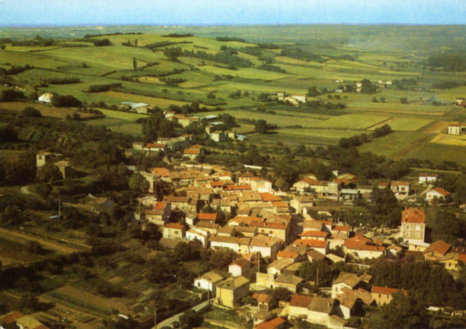 Communay. Vue générale.