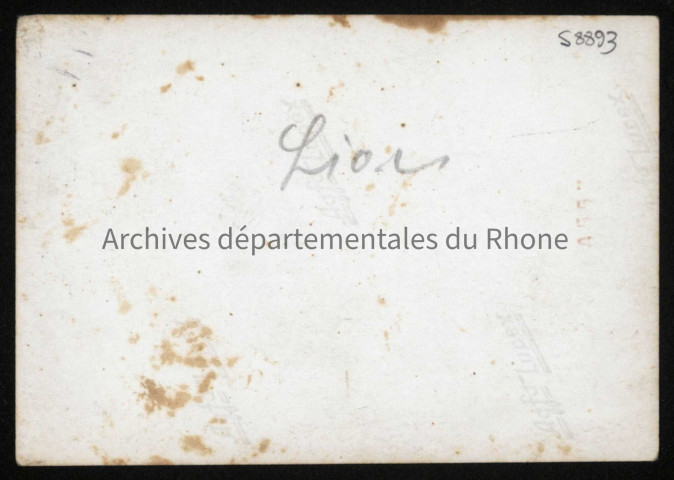 Traversée aux côtés des tramways.