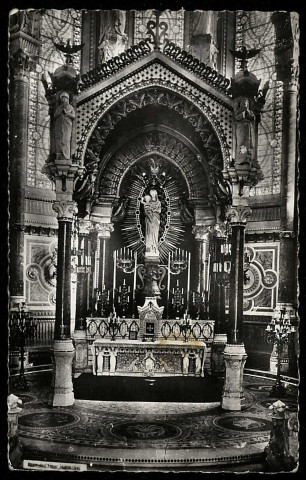Lyon. Basilique Notre-Dame de Fourvière, le Maître-Autel.