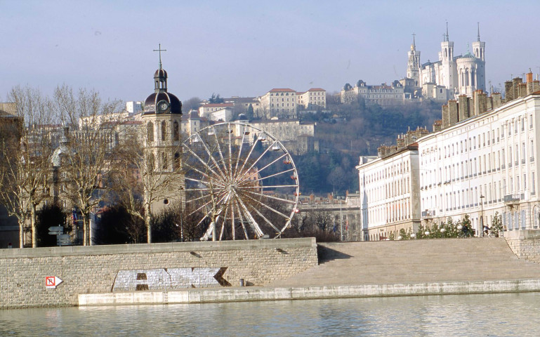 Vues de la rive droite du Rhône (janvier 2003).