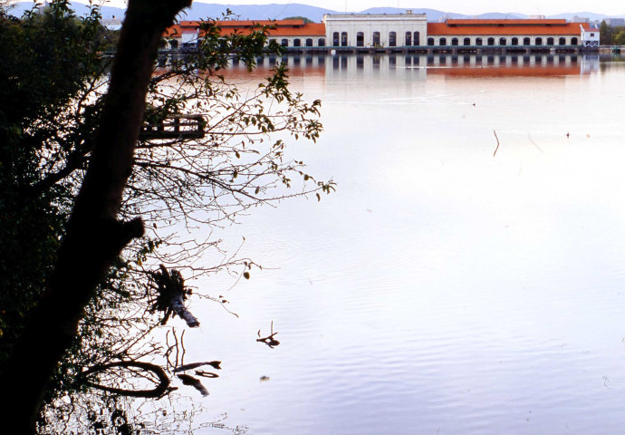 Centrale hydroélectrique de Cusset (octobre 2001).