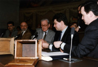 De gauche à droite : un homme non identifié, Lucien DURAND, Frédéric DUGOUJON, Gilles LAVACHE, Albéric DE LAVERNÉE.