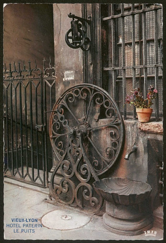 Vieux Lyon. Hôtel Paterin, le puits.
