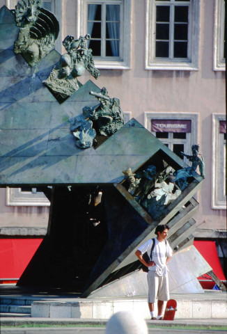 Statues et sculptures (1990, 1993, juillet 1999-juillet 2000, avril 2005).