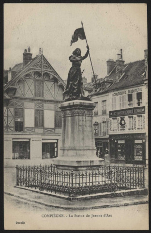 La statue de Jeanne d'Arc.