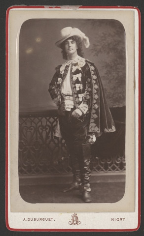 Humbert de Chaponay en mousquetaire, en pied. 