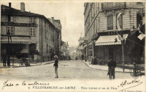 Villefranche-sur-Saône. Place Carnot et rue de Thizy.