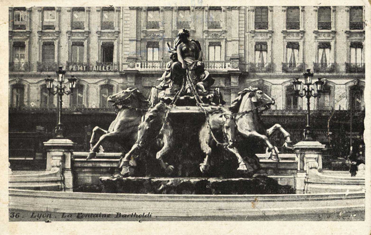 Lyon. La fontaine Bartholdi.