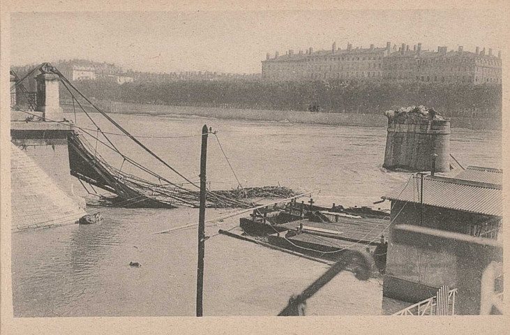 Passerelle du collège.