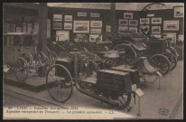 Les premières automobiles.