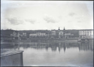 Neuville-sur-Saône (Rhône).