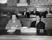 Premier rang, de gauche à droite : Charles GERMAIN, Louis GUEYDON. Arrière plan : [Gabriel FOUGEROUSSE], [Henri TOUZET].