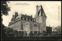 Lacenas. Château des Carbonières.