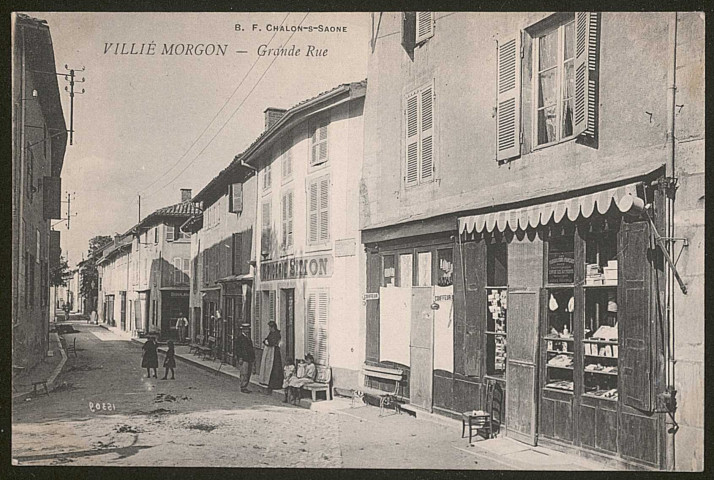 Villié-Morgon. Grande Rue.