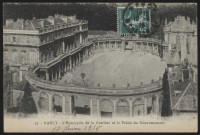 L'hémicycle de la Carrière et le palais du gouvernement.