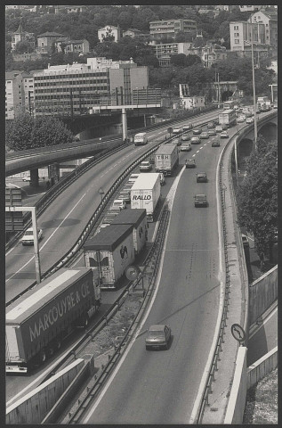 Centre d'échange autoroutier de Fourvière à Lyon.