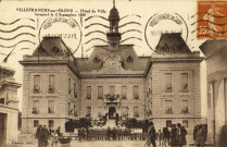Villefranche-sur-Saône. Hôtel de Ville inauguré le 2 septembre 1928.