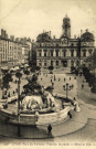 Lyon. Place des Terreaux, fontaine Bartholdi et Hôtel de Ville.