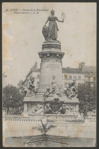 Lyon. Statue de la république. Place Carnot.