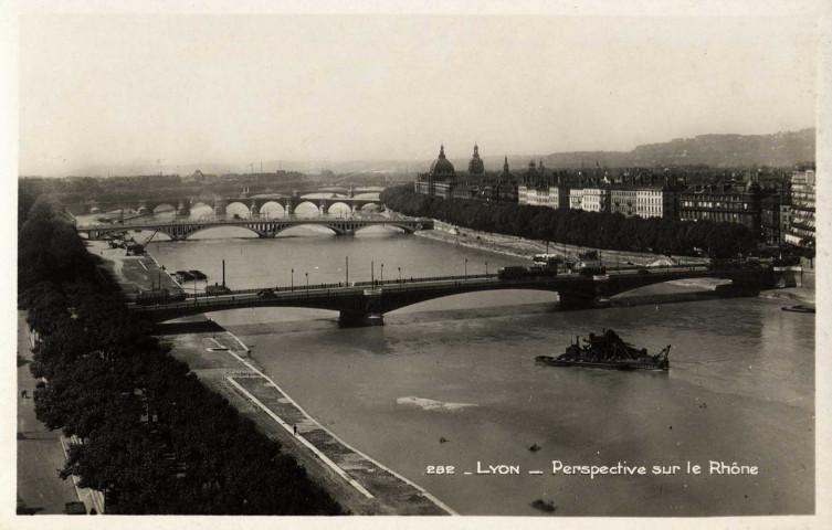 Lyon. Perspectives sur le Rhône.