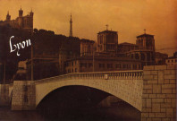 Lyon. Le pont Bonaparte sur la Saône, Saint Jean et Fourvière.