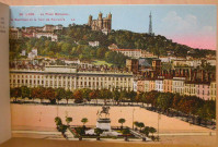 Lyon. La place Bellecour, la basilique et la tour métallique.