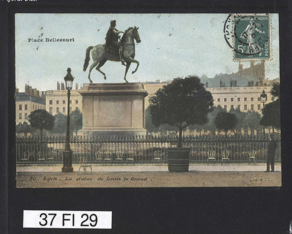 Statue de Louis le Grand sur la place Bellecour.