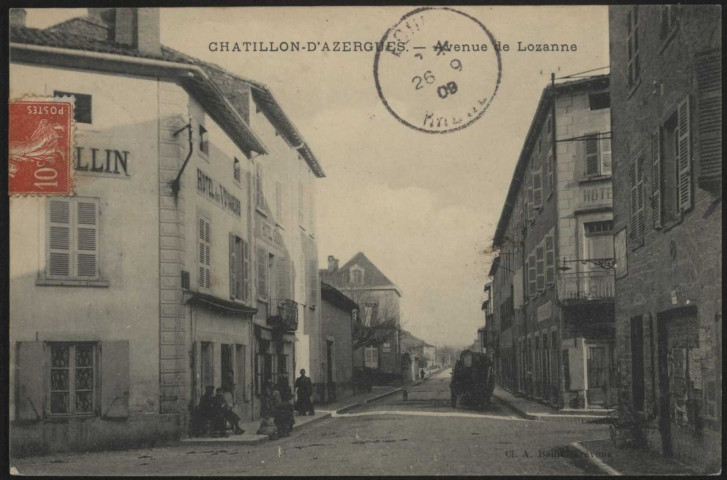 Châtillon-d'Azergues. Avenue de Lozanne.