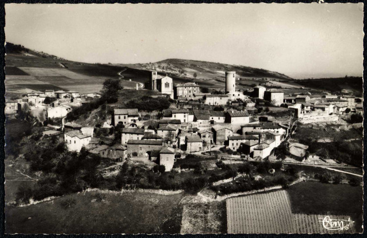 Oingt. Vue aérienne, côté Ouest.