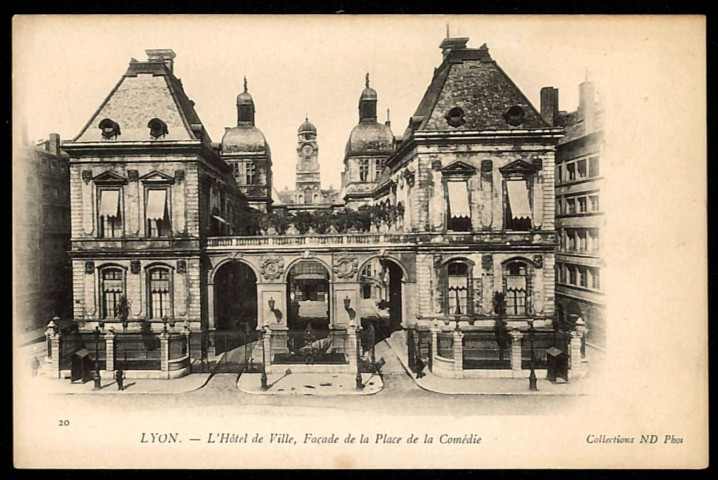 Lyon. L'Hôtel de ville, façade de la place de la Comédie.