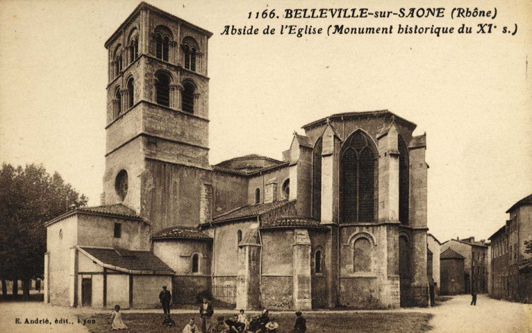 Belleville-sur-Saône. Abside de l'église (Monument historique du XIIe).