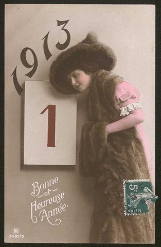 Devant un calendrier.