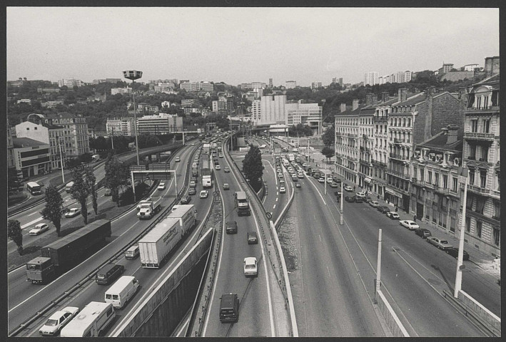 Centre d'échange autoroutier de Fourvière à Lyon.