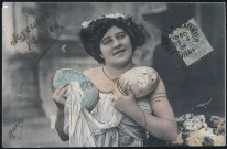 Jeune femme avec 2 œufs.