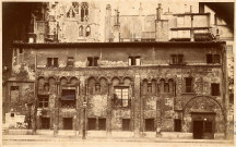 Façade occidentale de la Manécanterie à Lyon.