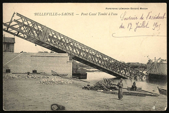 Belleville-sur-Saône. Pont cassé tombé à l'eau.