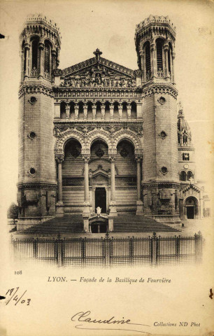 Lyon. Façade la la basilique.