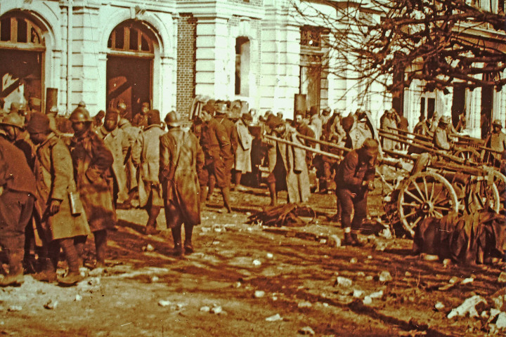 Souper, annamites au château.