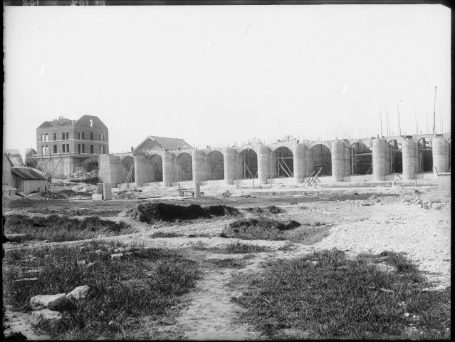 Canal de Jonage : usine barrage au 15K780, vue d'ensemble panorama (23 mars 1897).