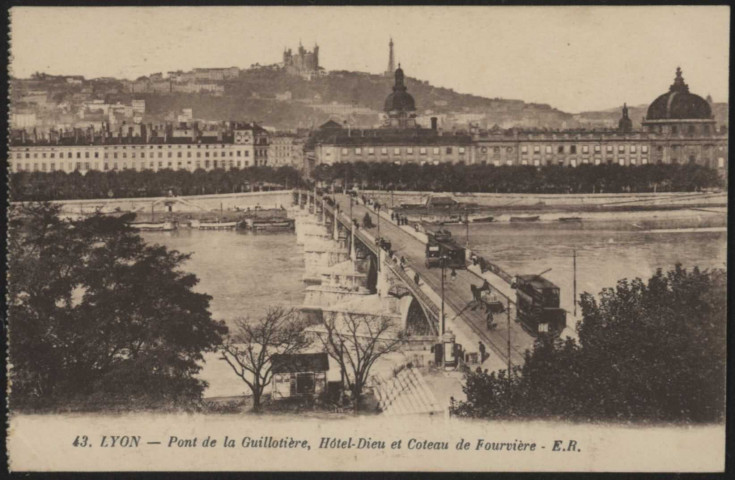 Lyon. Pont de la Guillotière, Hôtel-Dieu et coteau de Fourvière.