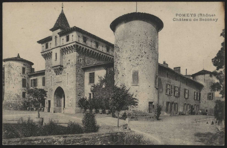 Pomeys. Château de Saconay.