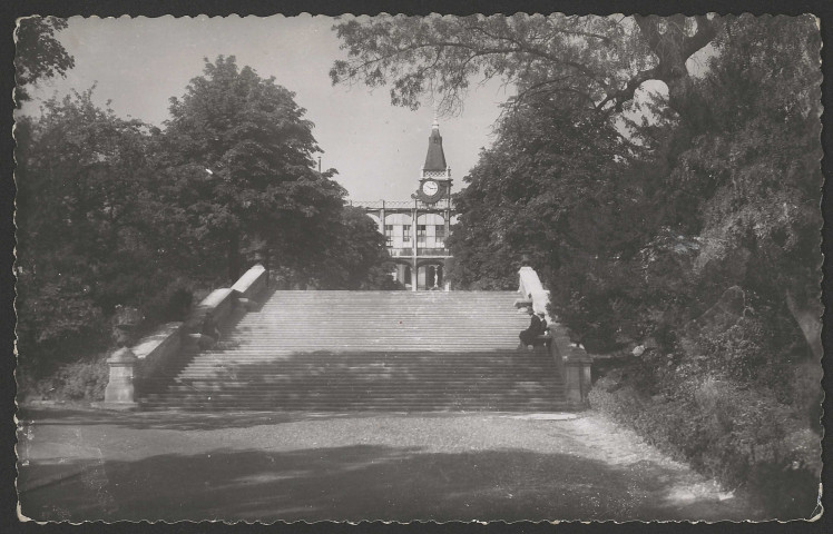 Lyon. Hôpital de la Croix-rousse. L'entrée principale.
