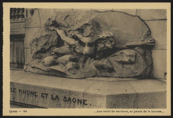 Lyon. Bas-relief de Vermare au palais de la Bourse.