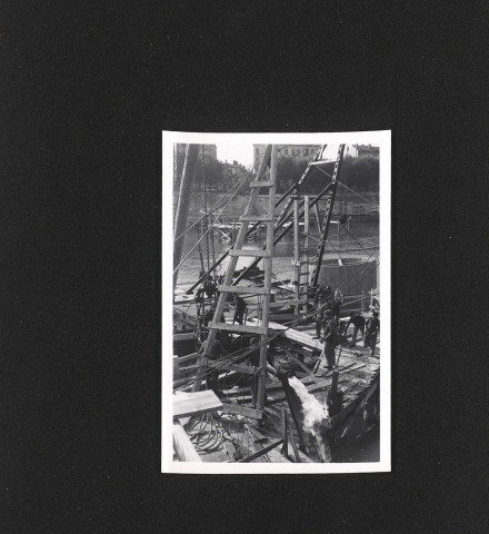 Avril-décembre 1950.